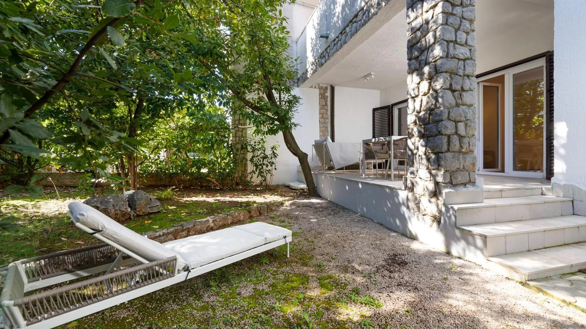 Apartment Alfa Malinska